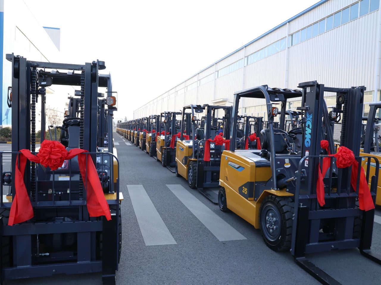 又是百余台！！！OK138太阳集团官网“鲲鹏”叉车批量交车