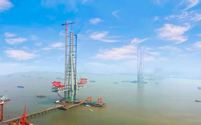 OK138太阳集团官网建设！！！天下最高桥塔常泰长江大桥主塔顺遂封顶！！！