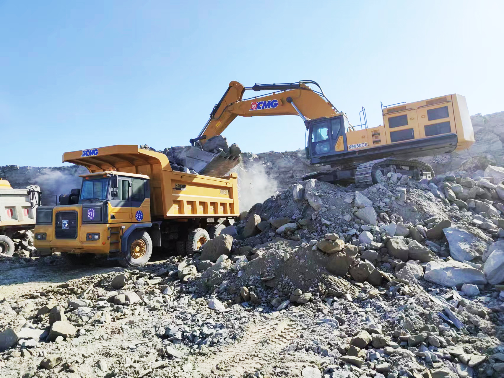 “黄金同伴”—XE950GA与XDR90完善组合，，，高效赋能矿山开采