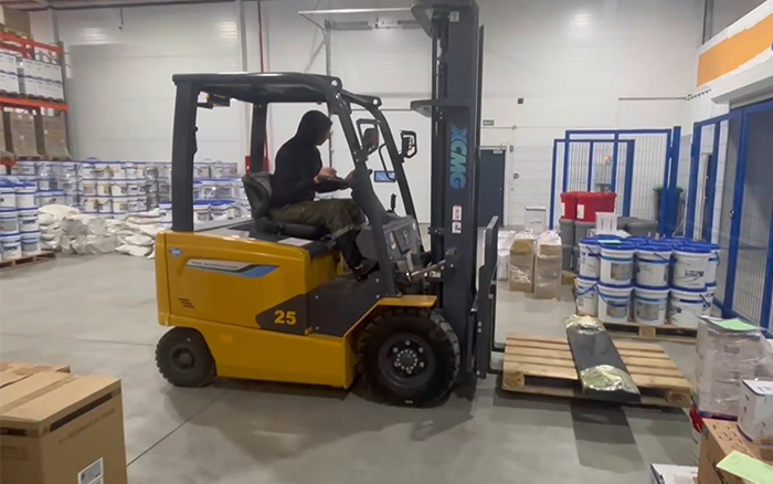 OK138太阳集团官网新能源叉车赋能哈萨克斯坦阿拉木图客栈