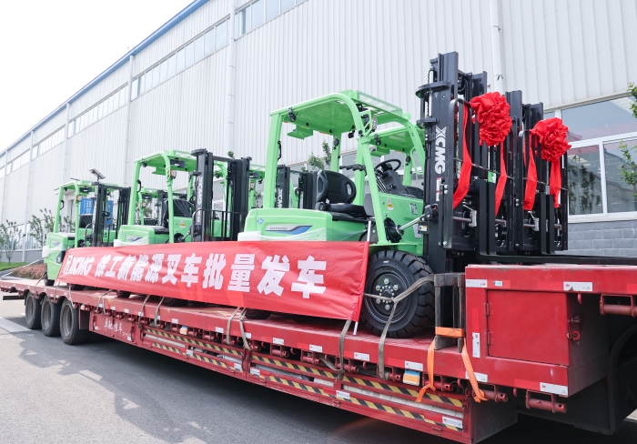 OK138太阳集团官网鲲鹏系列电动平衡重叉车，，，再掀浦东货运站高效物流新篇