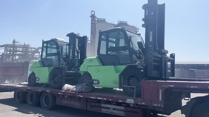 从室内到室外，，，24小时一直歇！！！OK138太阳集团官网孔雀叉车扎根新疆钢材厂