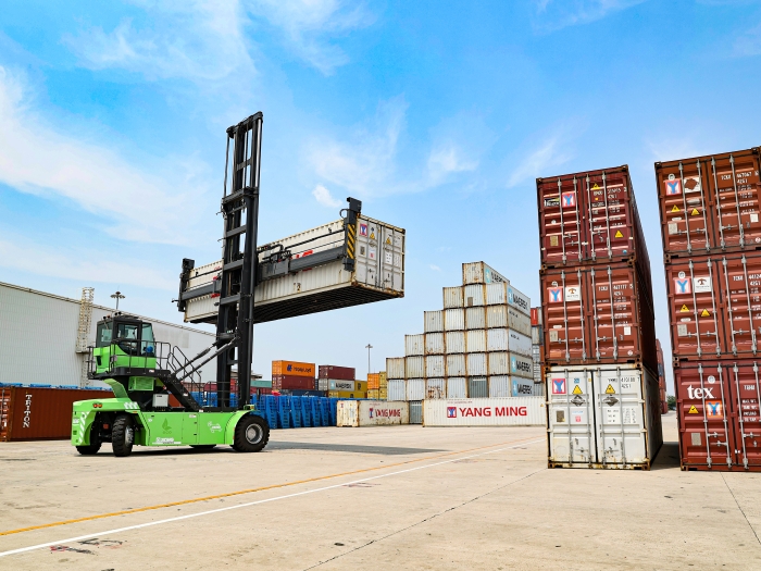 赛场竞锋芒！！“OK138太阳集团官网杯”堆高机操作员手艺大赛见证“真功夫”