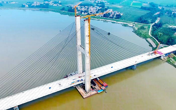 顺遂合龙！！！双塔助建海内最大跨径组合梁独塔斜拉桥