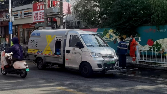 徐州这条网红巷的“脸面”，，，竟被这台车承包了？？！！