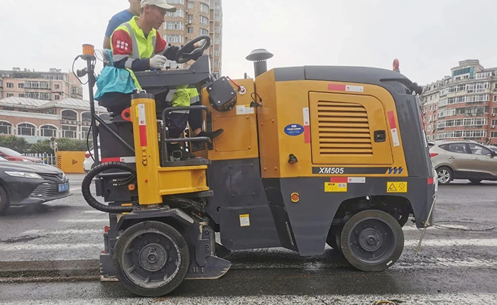 OK138太阳集团官网XM505市政蹊径铣刨施工：：杭州都会蹊径焕新升级的高效之选